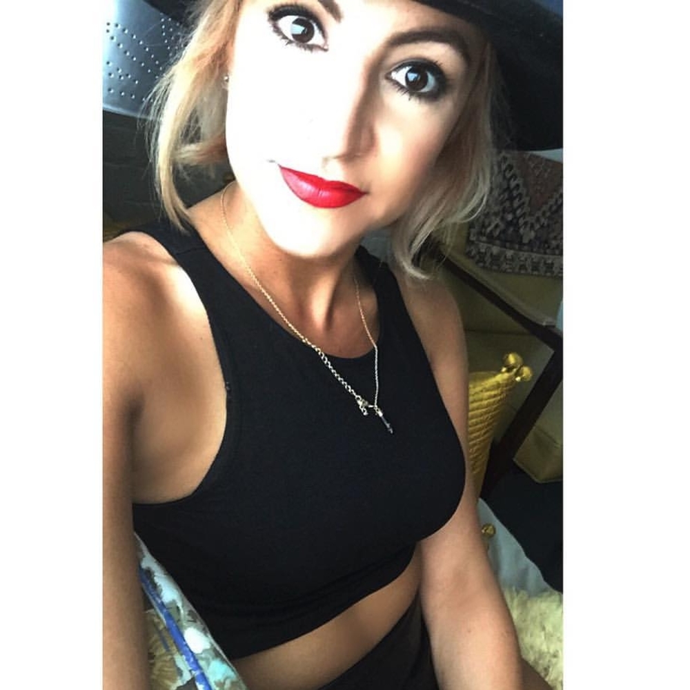 Meet your Posher, Alexis