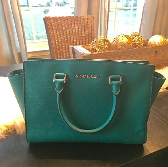 Michael Kors Handbags - Michael Kors Purse