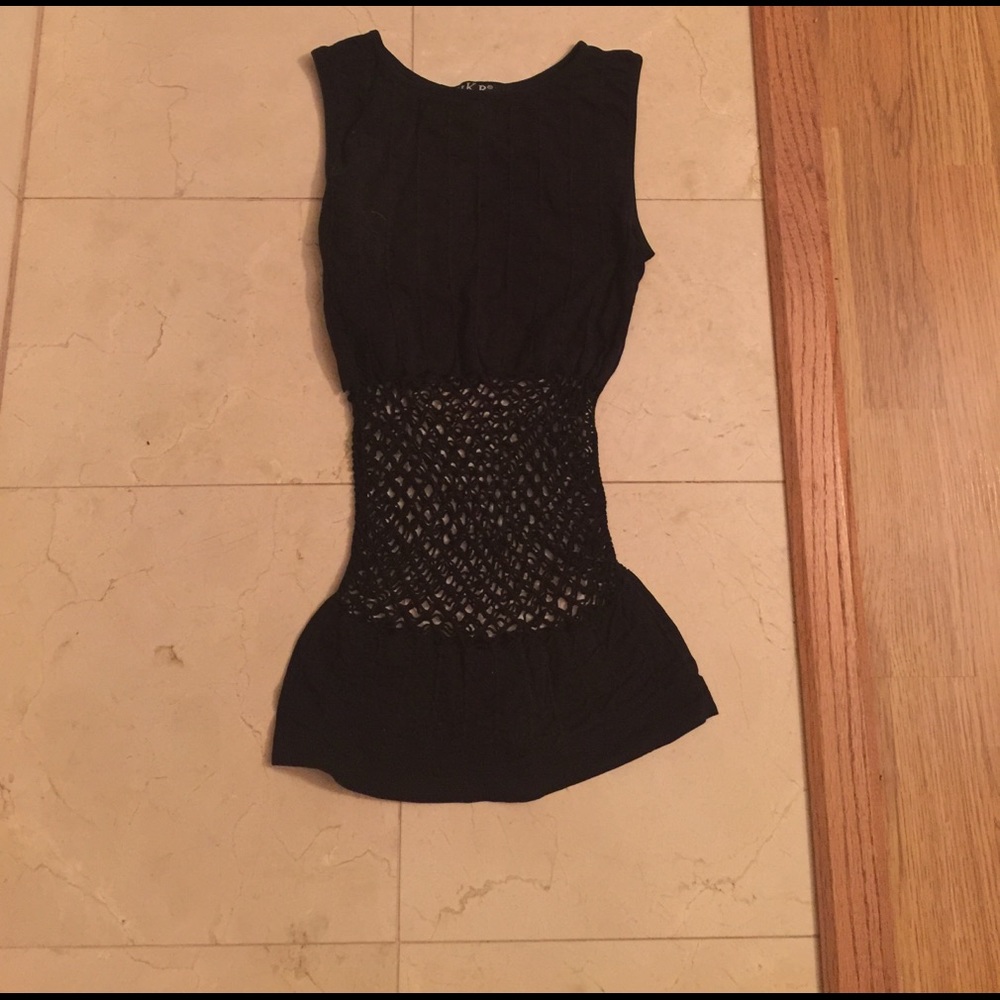 3 for $20 eligible! Hot black tank.