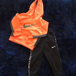 Boys Nike Therma Fit Pullover Hoodie Outfit