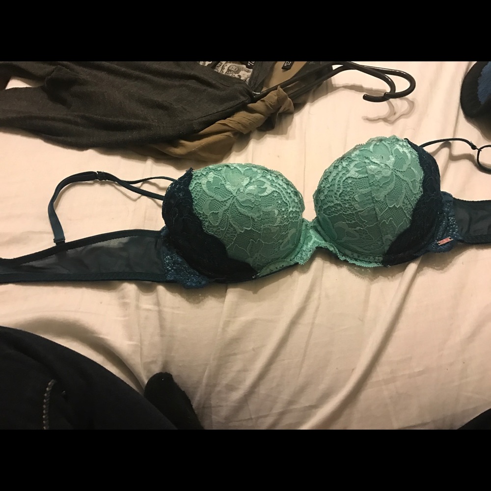 Vs bra