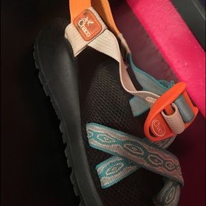 Woman's chacos
