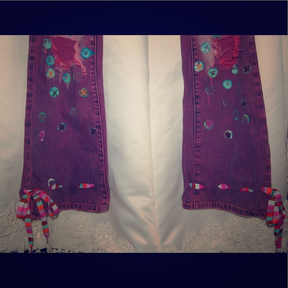 💜Host Pick💜 Bows & Polka Dot Hand Painted Jeans - Picture 3 of 4