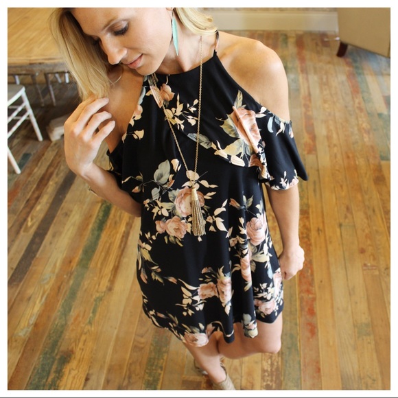✨RESTOCKED✨Black floral cold shoulder dress - Picture 2 of 3