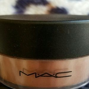 Mac (Golden Bronze) face powder
