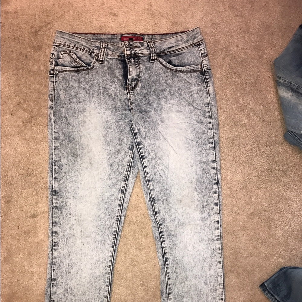 Butt shaping skinny jeans