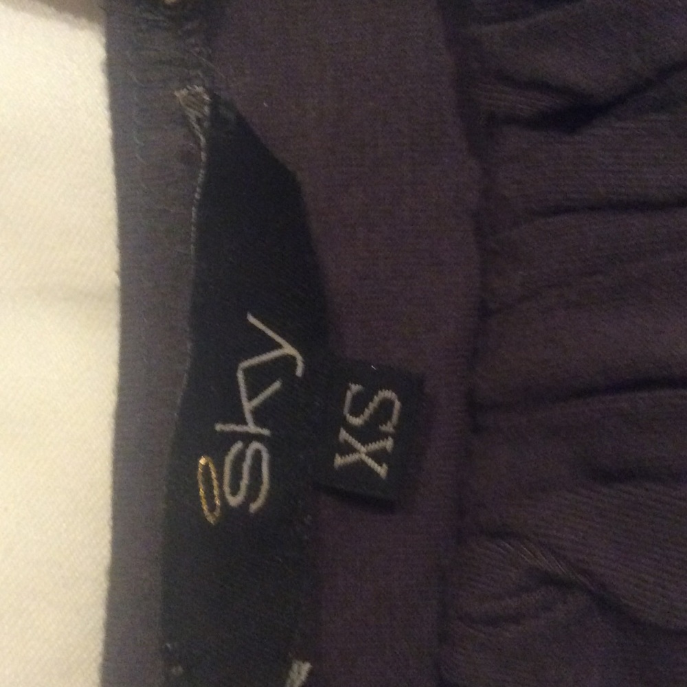 Sleeveless dress leather straps adjustable