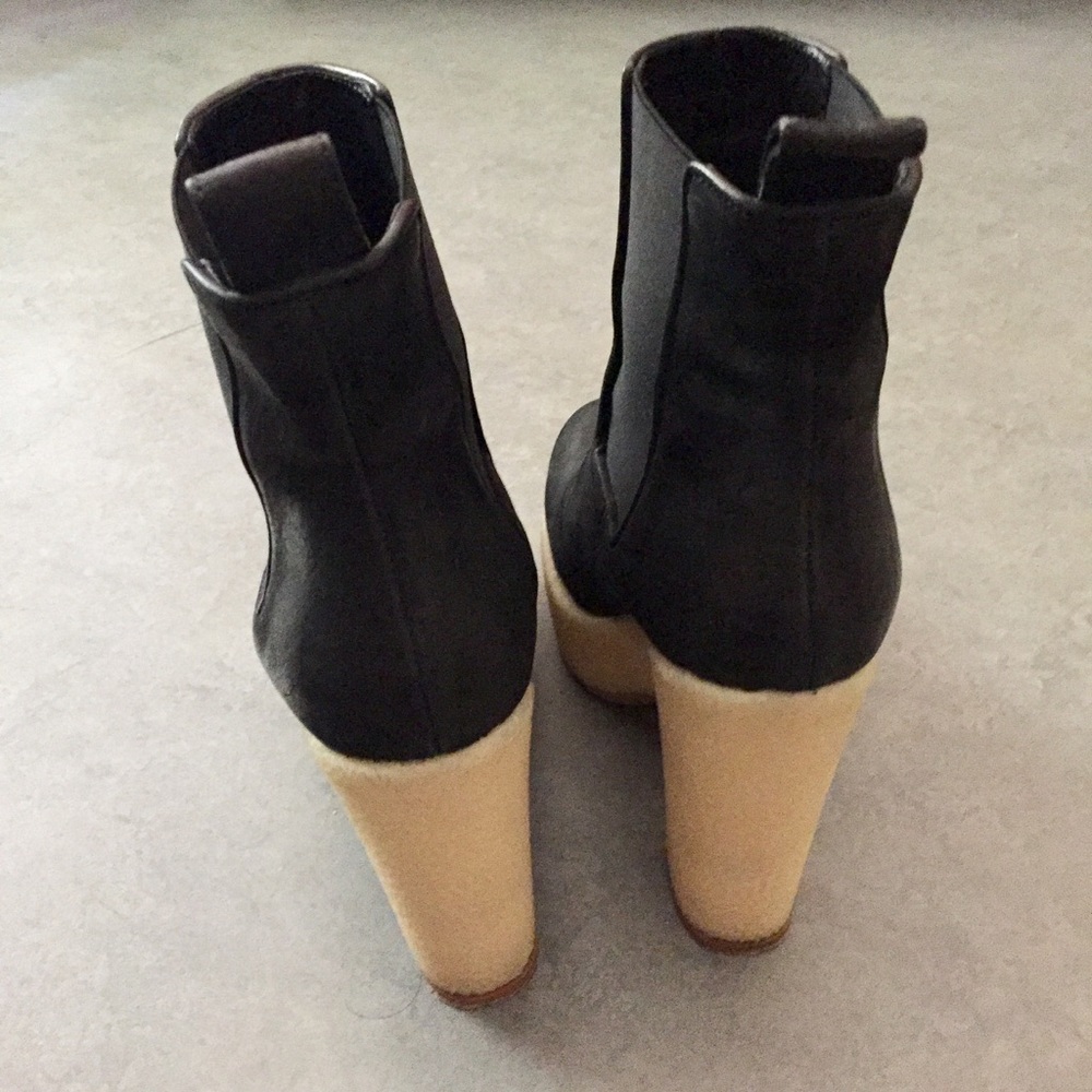 **SOLD** All Saints Blaise Chelsea boots - Picture 4 of 8