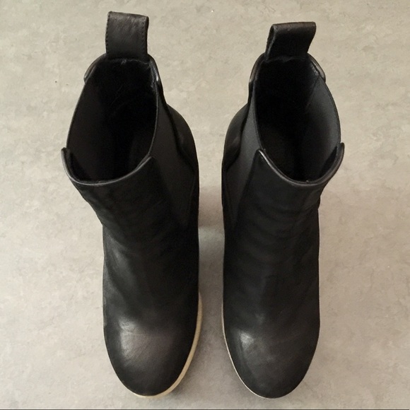**SOLD** All Saints Blaise Chelsea boots - Picture 3 of 8