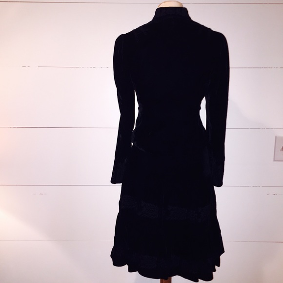 NFS BCBG Blazer & Skirt Set - Picture 3 of 7