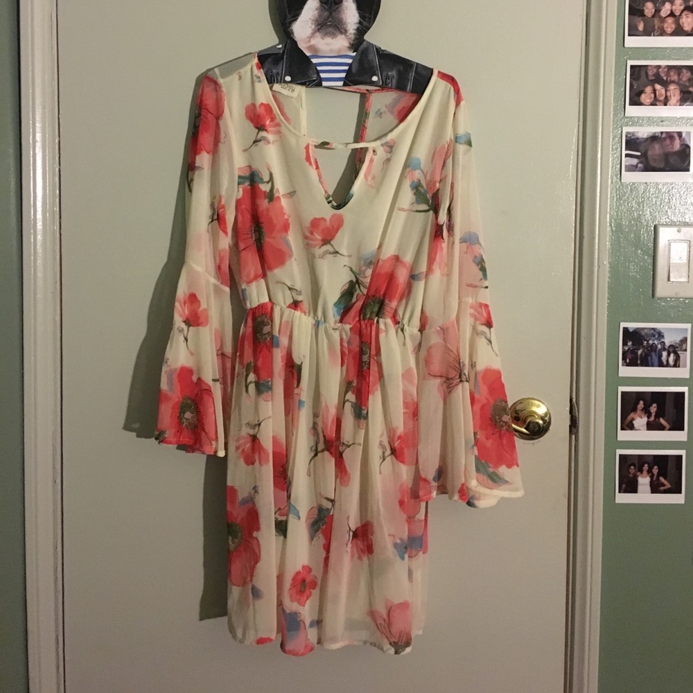 Long Sleeve Key Hole Floral Dress