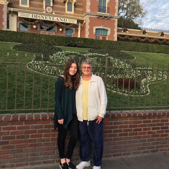 Meet your Posher, Macy - Picture 1 of 1