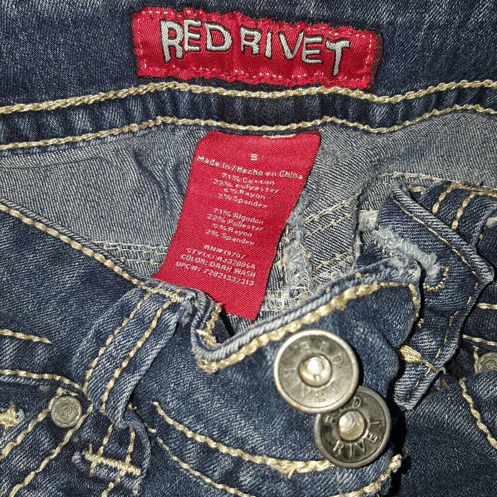 Womens Red Rivet size small blue jeans