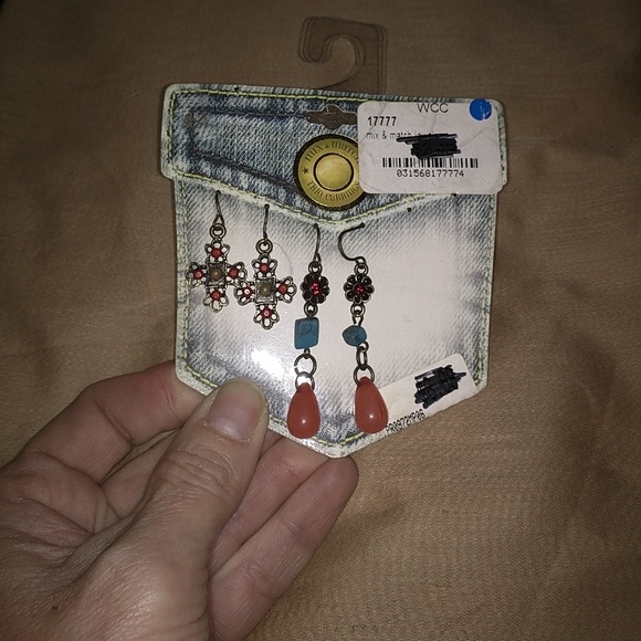 Random jewelry - Picture 2 of 4