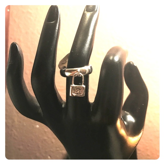 Sterling Silver Ring - Picture 1 of 2