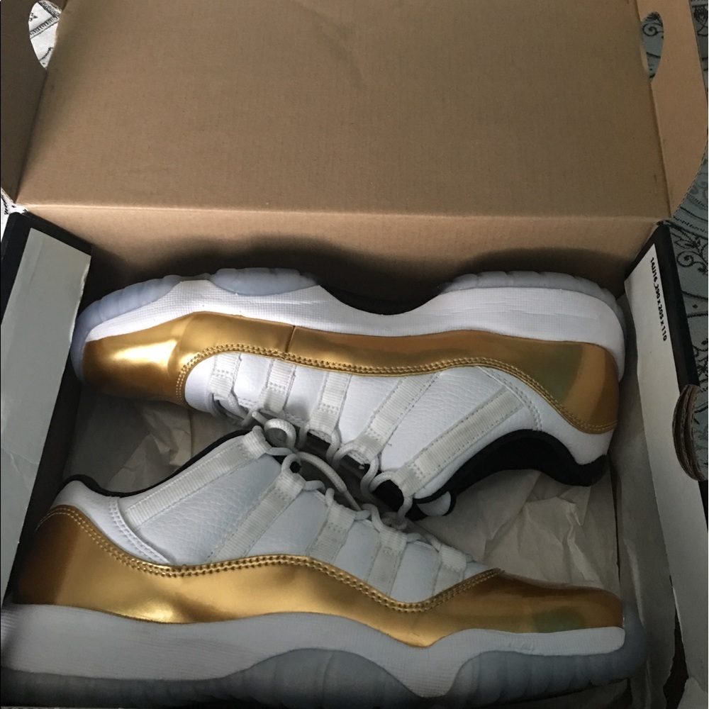 Retro 11's size 6 1/2