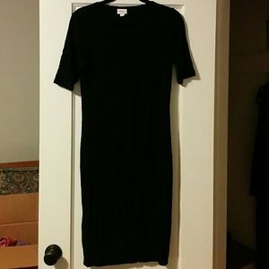 BNWOT Jet black ribbed  M Lularoe Julia