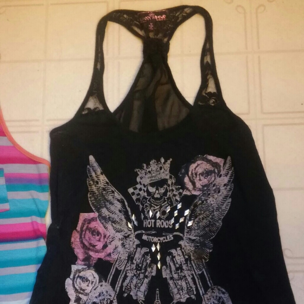 Cut lace tank size M