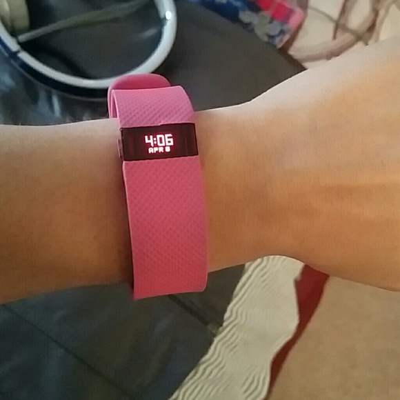 Pink Fitbit HR Charge (Original) w/Charger - Picture 1 of 4