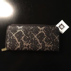 NWT Anne Klein wallet