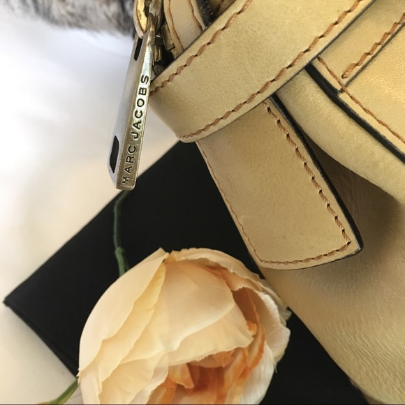 🚫SOLD🚫 Mark Jacobs Turn Lock Handbag - Picture 2 of 8