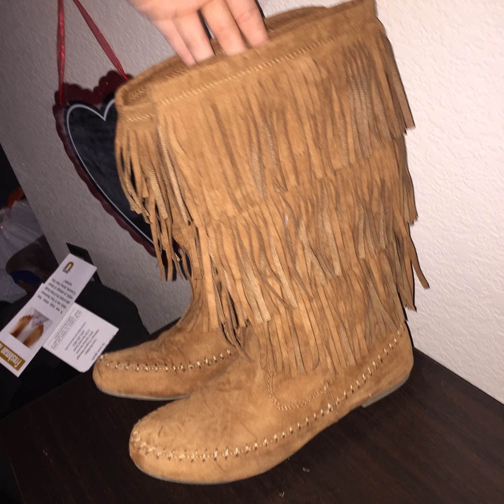 Brown fray boots