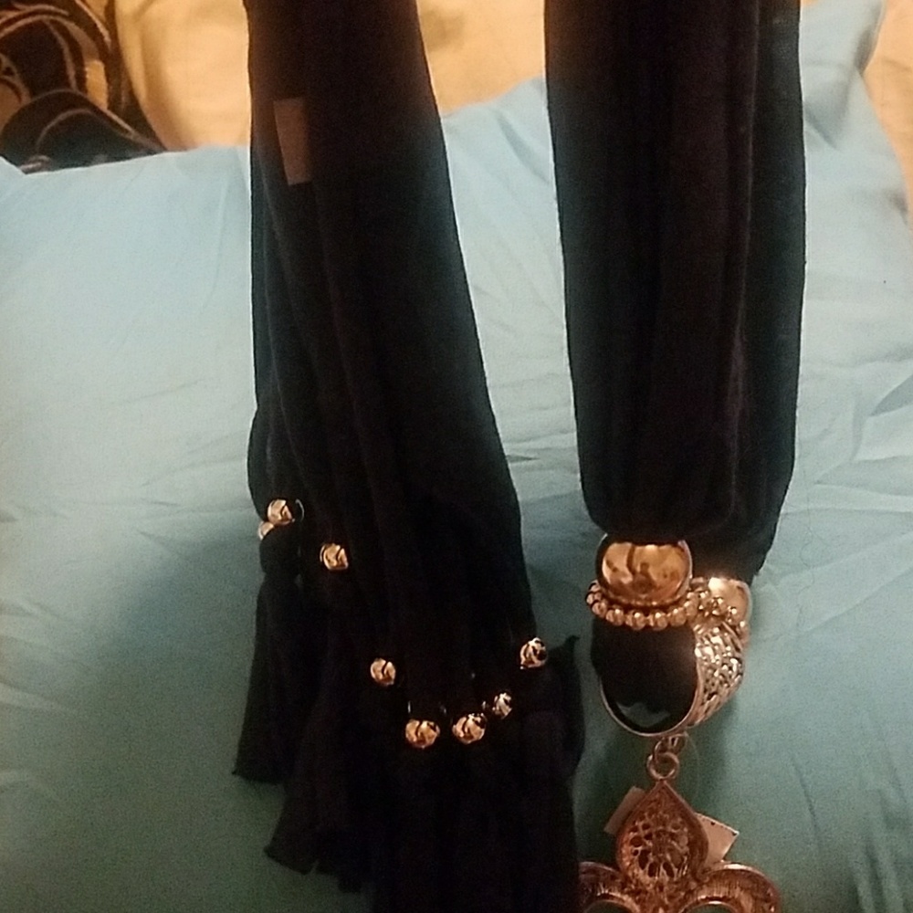Scarf - Picture 4 of 4