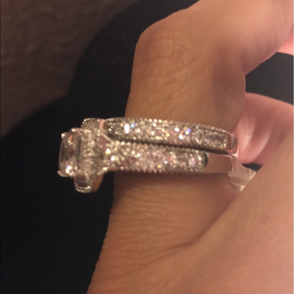 Wedding Set - Picture 2 of 3