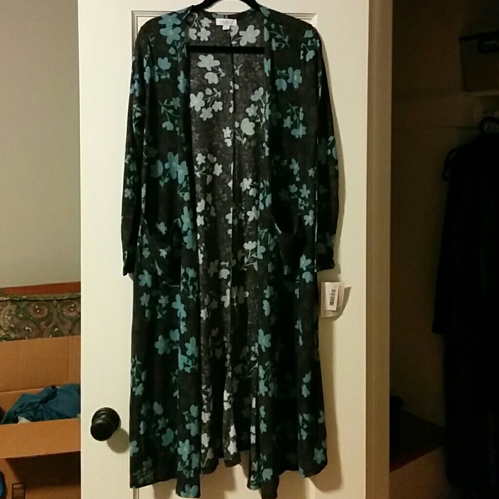 Bnwt M Sarah grey with blue flowers
