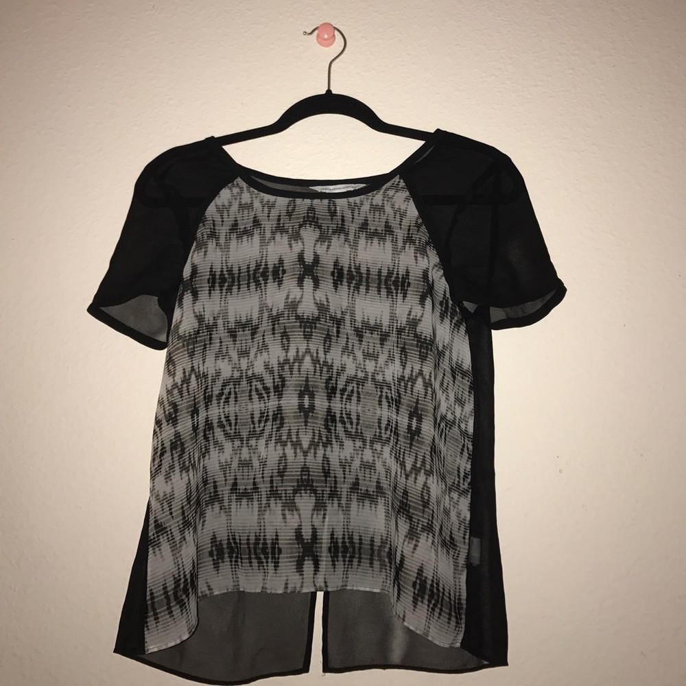🖤 American Eagle Sheer Print Backless Tee