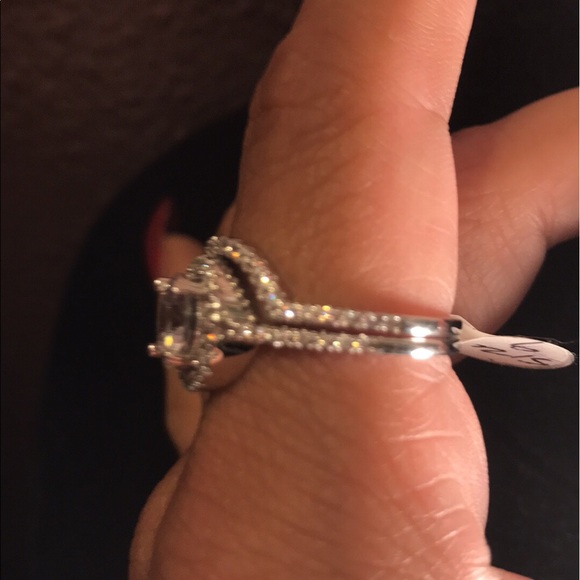 Wedding Set - Picture 2 of 3