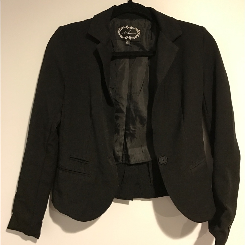 Black fitted blazer