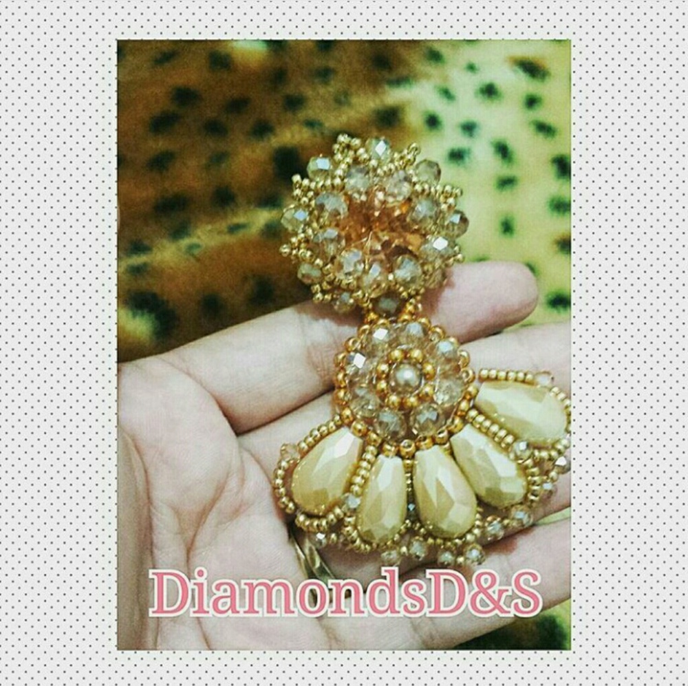 Pair of earrings?