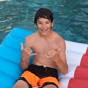 Meet your Posher, Carson