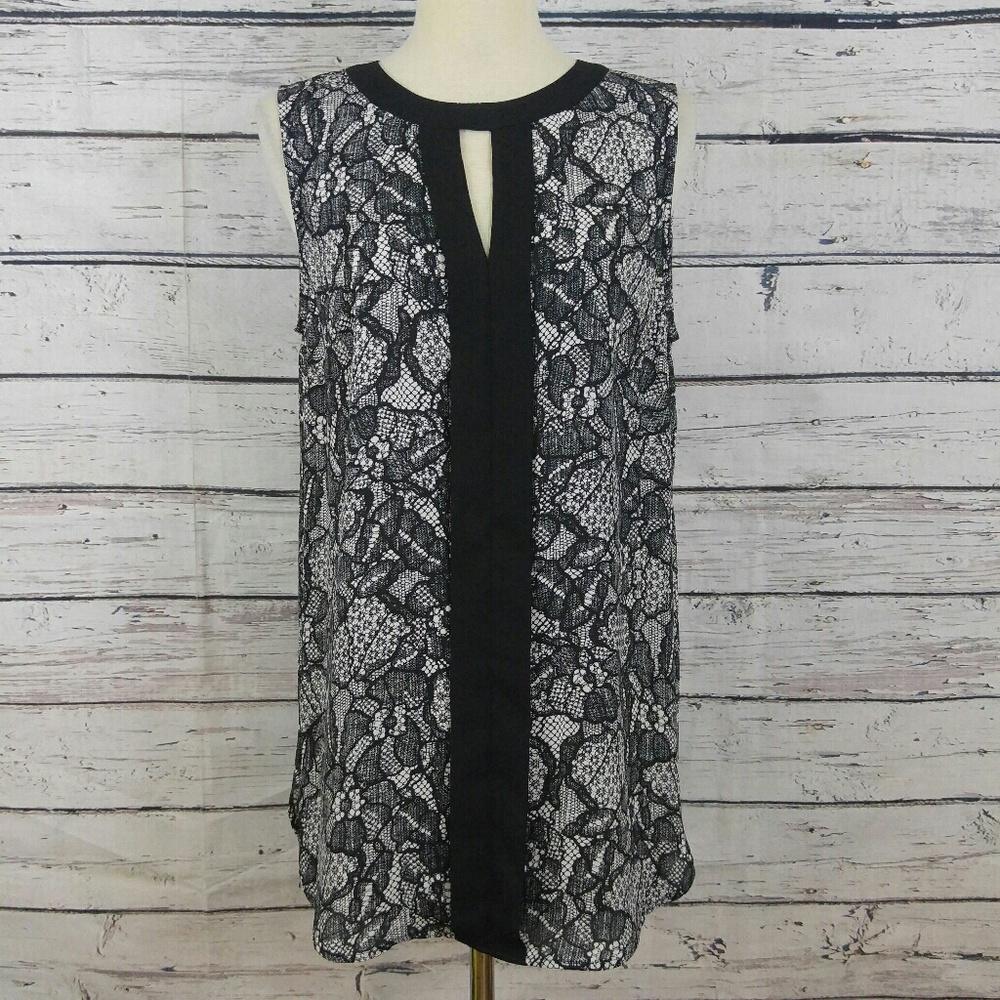 Vince Camuto
Black Sleeveless Placket Top Small - Picture 3 of 7