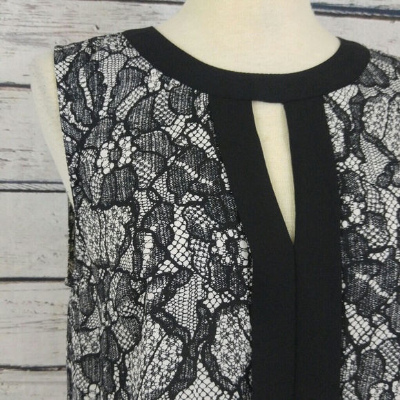 Vince Camuto
Black Sleeveless Placket Top Small - Picture 2 of 7