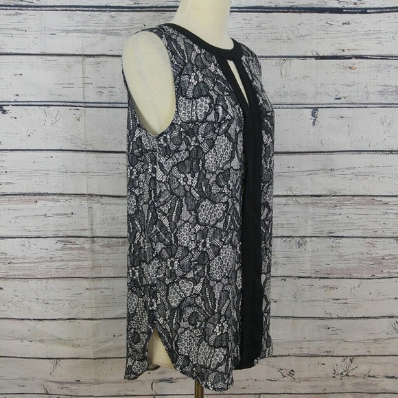 Vince Camuto
Black Sleeveless Placket Top Small - Picture 4 of 7