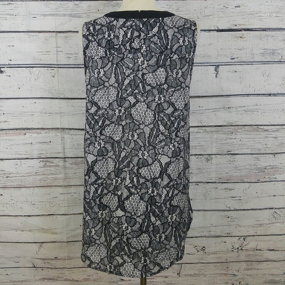 Vince Camuto
Black Sleeveless Placket Top Small - Picture 5 of 7