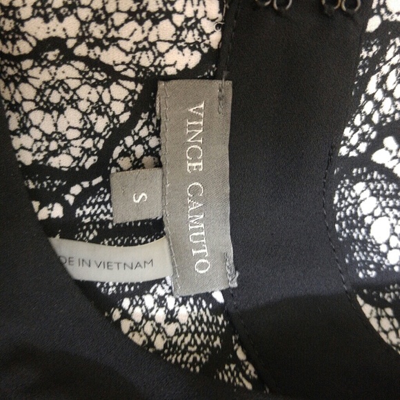 Vince Camuto
Black Sleeveless Placket Top Small - Picture 7 of 7