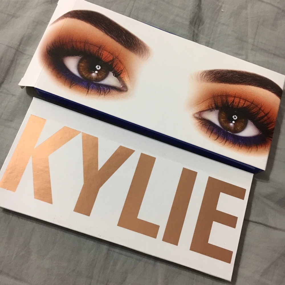 Kylie Royal Peach Palette (authentic)