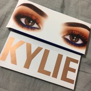 Kylie Royal Peach Palette (authentic)
