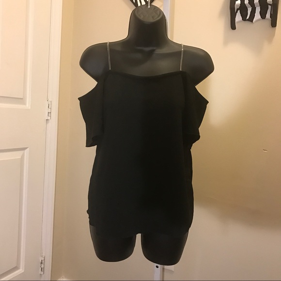 Off SHOULDER TOP - Picture 3 of 4