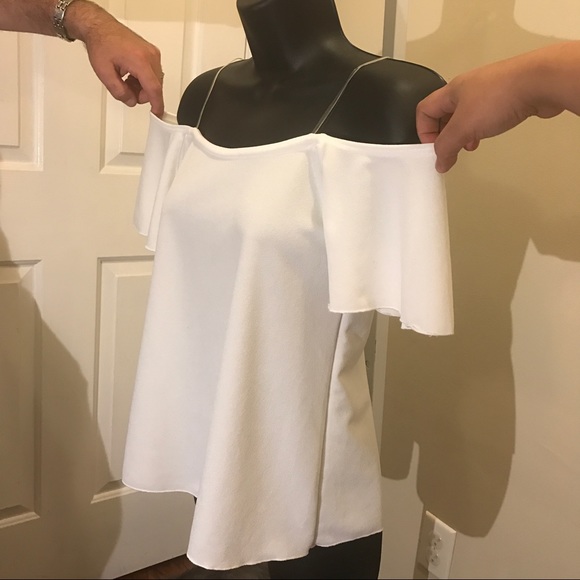 Off SHOULDER TOP - Picture 4 of 4