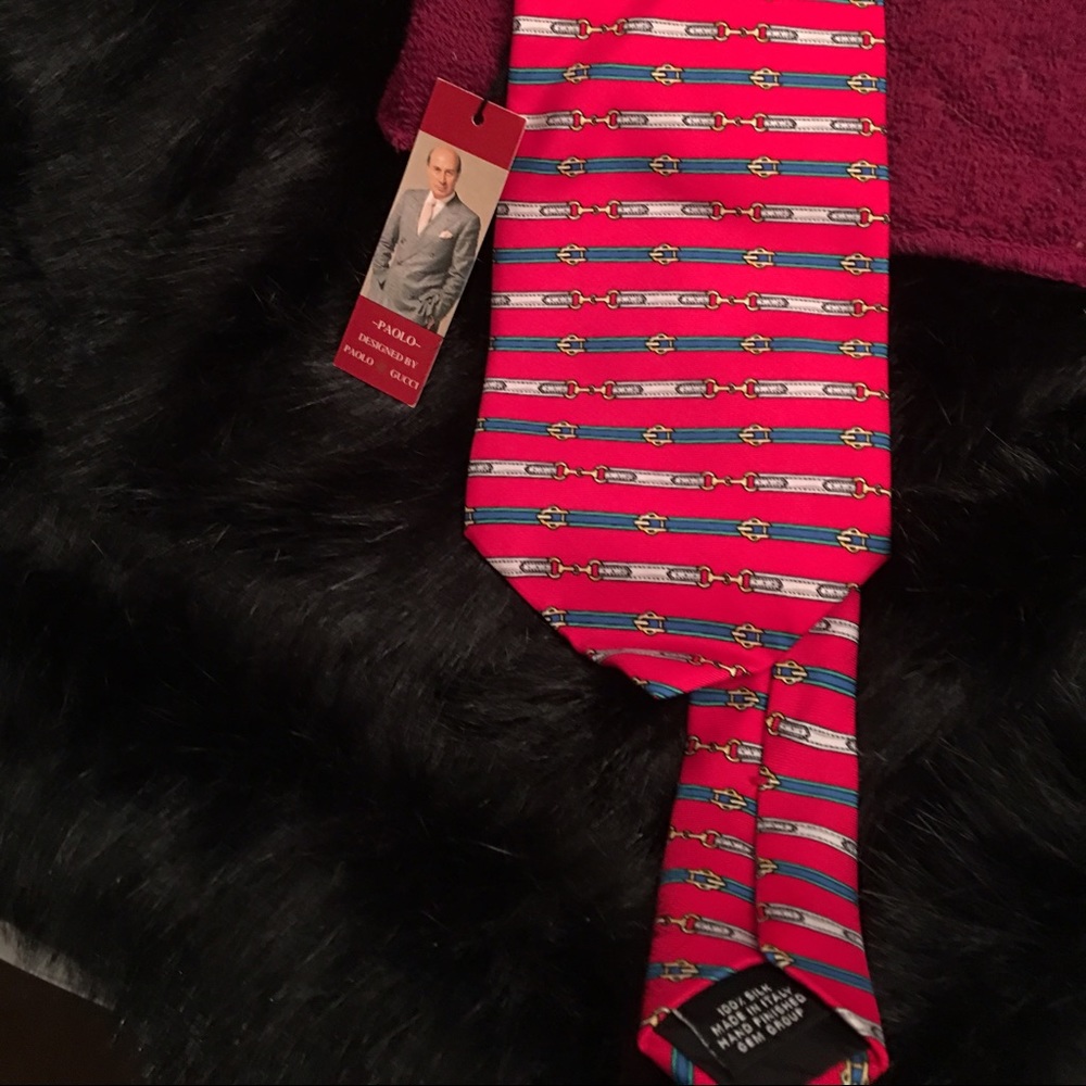 Sold...Gucci tie by Paola