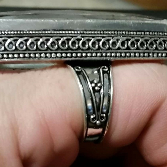 Ring - Picture 3 of 3