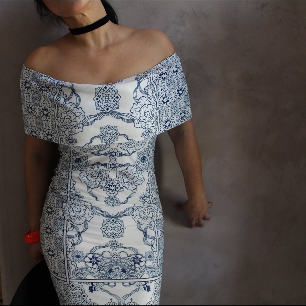 Off the shoulder trend is back❕adorable new dress✨