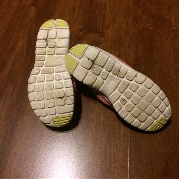 Nike shoes - Picture 3 of 4