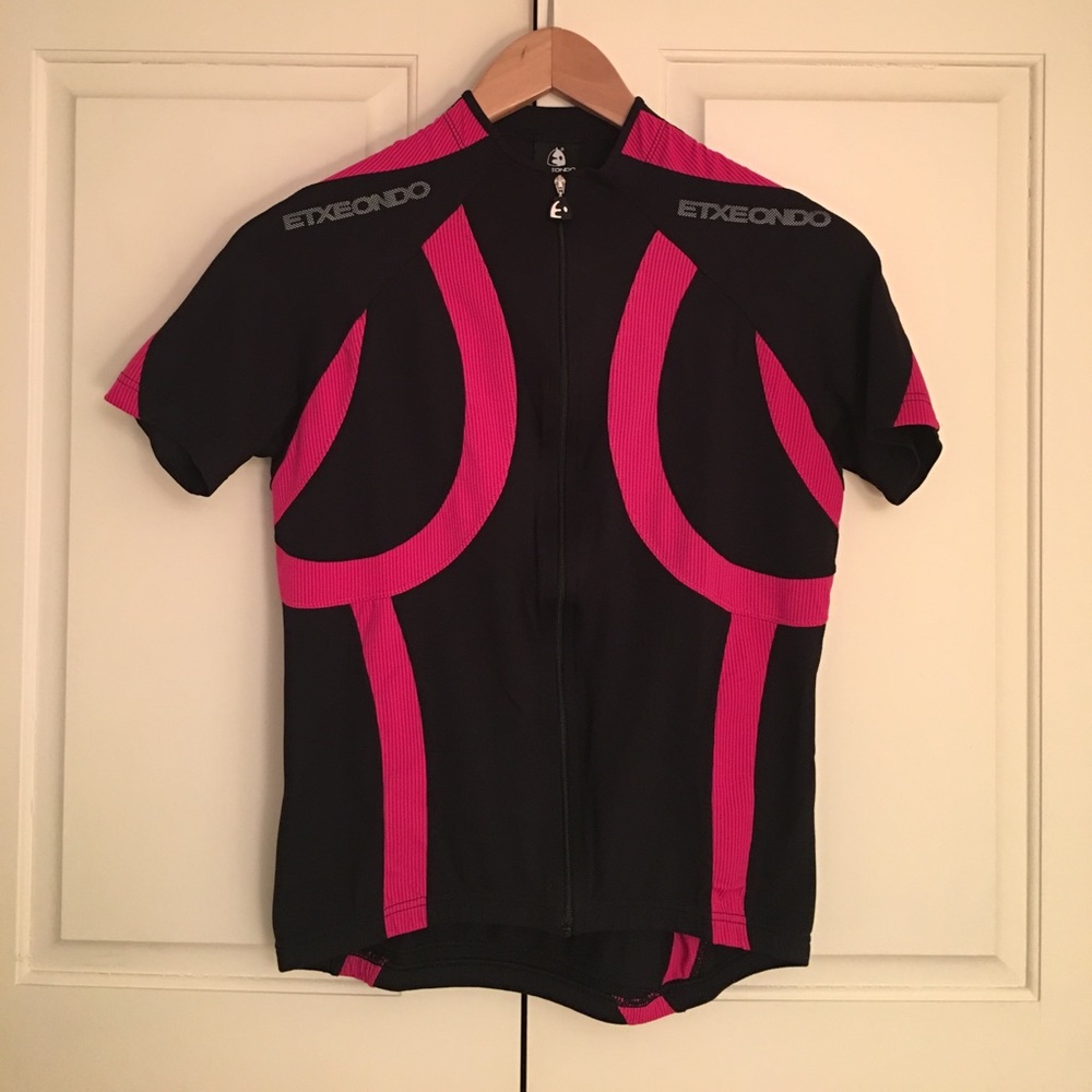 ETXEONDO cycling/spinning jersey size Medium.