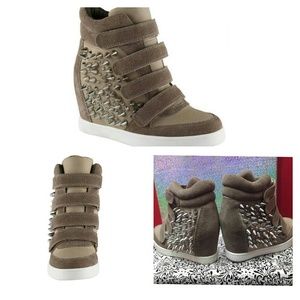 ALDO Graziana Spiked Wedges