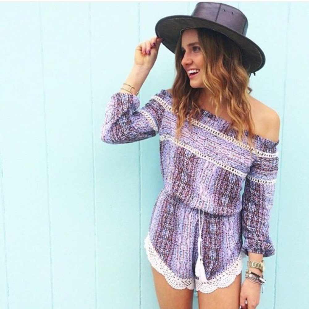 ❌SOLD❌ LF off-shoulder romper